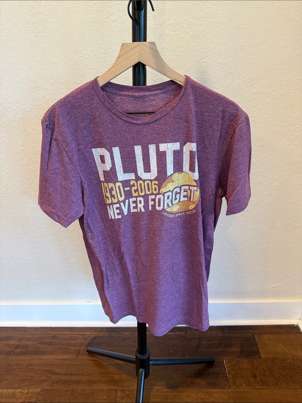 Pluto 'Never Forget' Graphic Tee - Purple